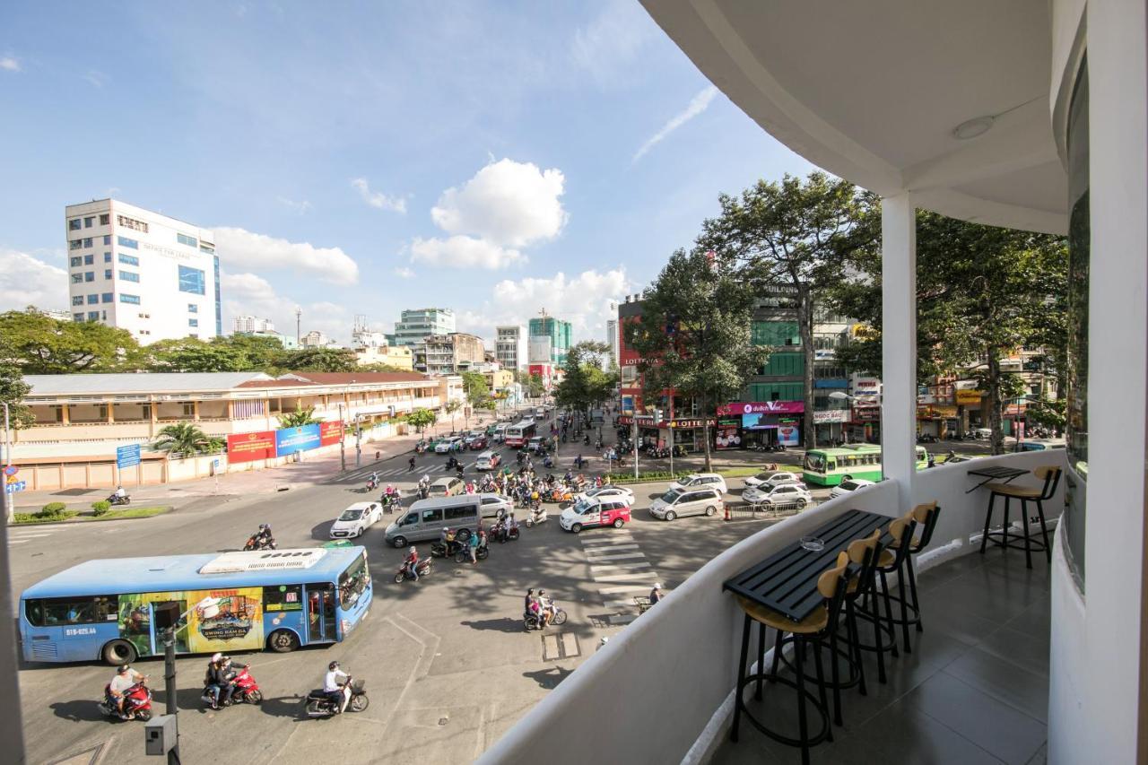 Scandinavian Apartment With Balcony In Bui Vien Хошимін Екстер'єр фото